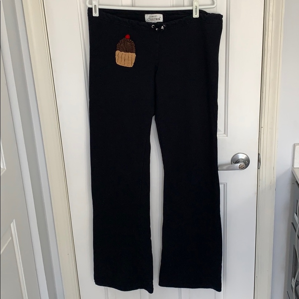 Women’s black lounge pants with a cupcake size M